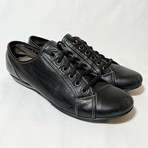 Sofft | Black Leather Flexible Lace-Up Casual Sneakers Round Toe Metal Eyelets